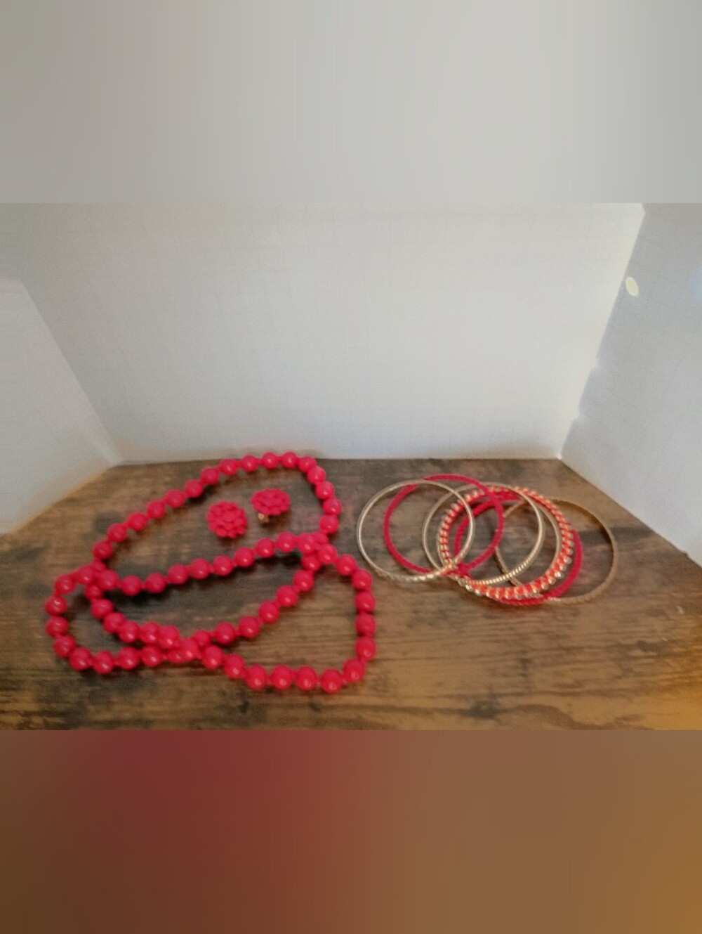 RED Necklace Clip On Earrings and Bangles - Picture 2 of 4